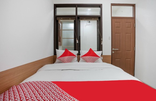 Bandung Hotel | Super OYO 3209 Hegarbudhi Residence