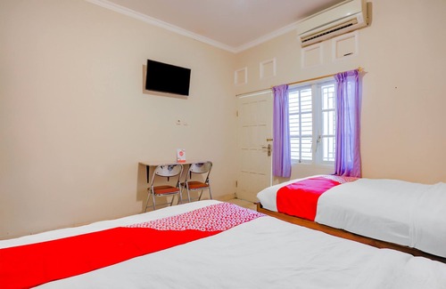 Depok Hotel | Super OYO 90210 Kenari House Syariah