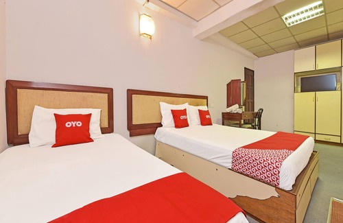 Central District Hotel | Super OYO 90599 Villa De Rose
