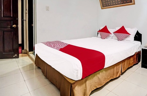 Palembang Hotel | Super OYO 91805 Hotel Wisma Bari