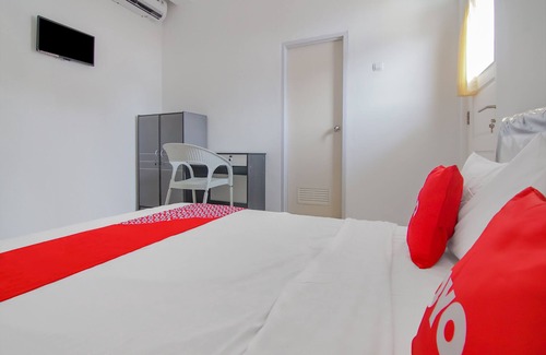 Bangka Hotel | Super OYO Capital O 90342 Kemang Garden