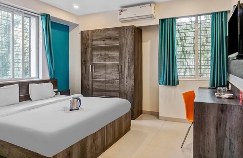 Pune Hotel | Super OYO Townhouse 749 The Upper Room