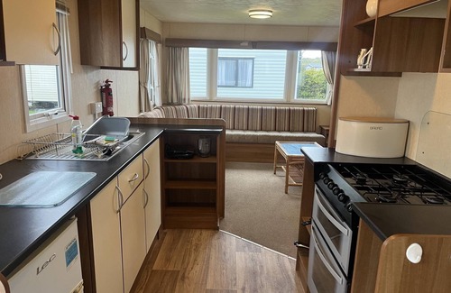 Heacham Ski Chalet | Super Pet Friendly 2 Bedroom Caravan Heacham Beach