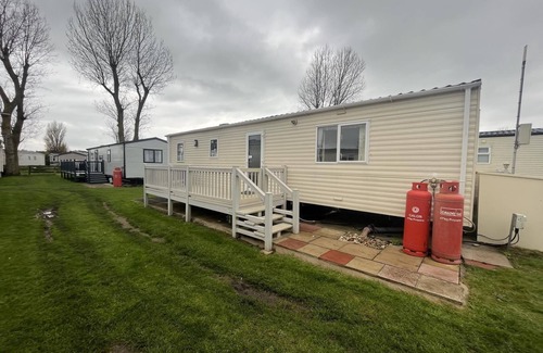 Heacham Ski Chalet | Super Pet Friendly 2 Bedroom Caravan Heacham Beach