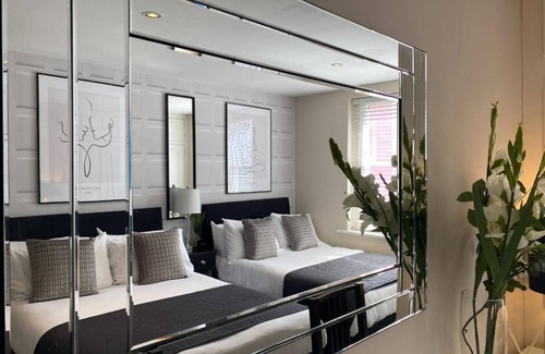 Montpelier Apartment | Super Smart Central Brighton Town House