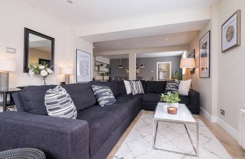 Montpelier Apartment | Super Smart Central Brighton Town House