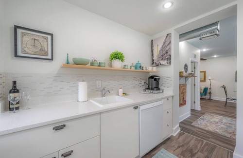 Seminole Heights Apartment | Super Sweet Apartment minutes from Busch Gardens/IoA & Downtown Tampa.
