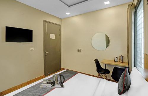 Rohini Hotel | Super Townhouse Mannat Rohini 16