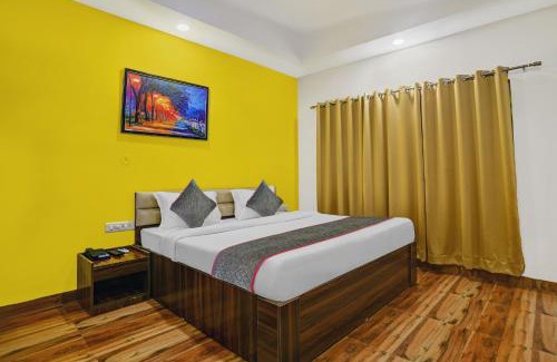 Indore Hotel | Super Townhouse Pine Tree