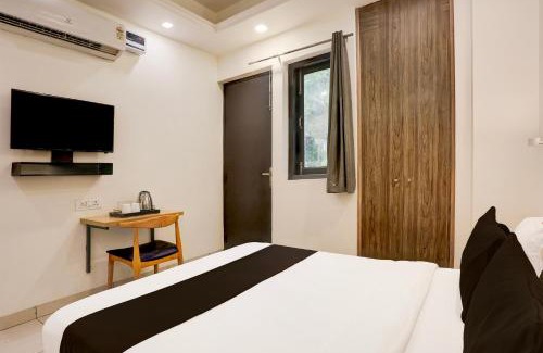 New Delhi Hotel | Super Townhouse Rohini Sector 18 Formerly Relic Stay
