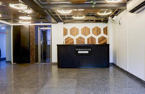 New Delhi Hotel | Super Townhouse Rohini Sector 18 Formerly Relic Stay