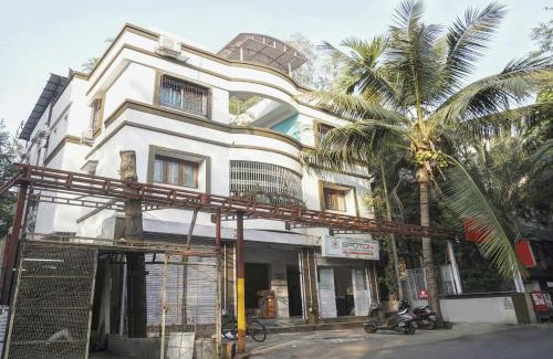 Pune Hotel | Super Townhouse The Upper Room Near Pune Airport