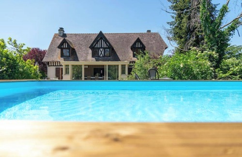 Garennes-sur-Eure Villa | Super Villa Grande Piscine Bord Eure à 1H de Paris