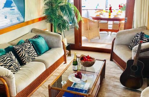Southampton City Centre Boat Rental | Super Yacht Temptation with a Hot Tub Jacuzzi on the South Coast UK