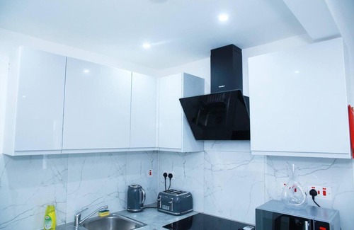 Roxbourne Apartment | Superb 1-bed Apartment in Harrow