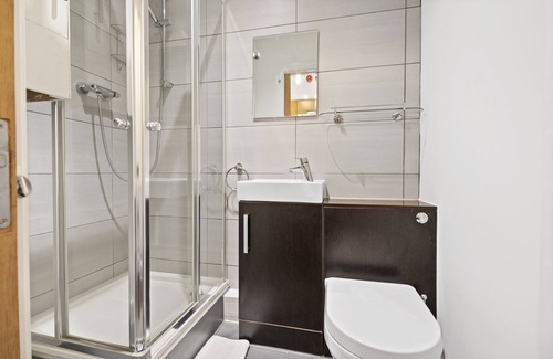 Stockwell Apartment | Superb 2 Bedroom Flat in Clapham