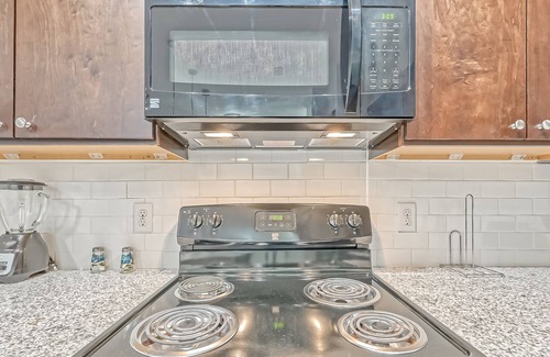 South Main Apartment | Superb 2Bed 2Bath W Pool View N NRG Med Ctr Area