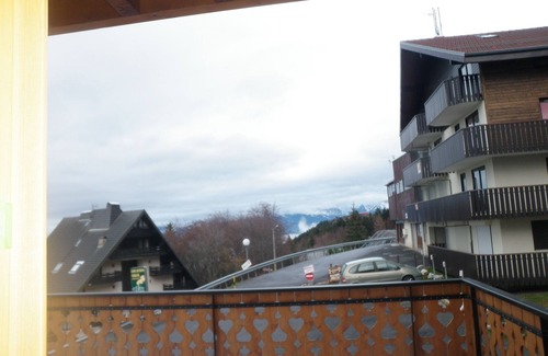 Thollon-les-Memises Apartment | Superb 3 Bedroom Apt. At The foot of Les Memises, Lake Geneva & Swiss Alps views