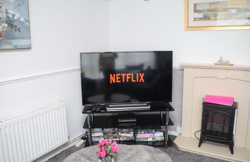 Stafford Apartment | Superb 3 Bedroom flat in Stafford