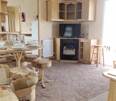 Chapel Saint Leonards Ski Chalet | Superb 8 Berth Caravan, Golden Anchor Park
