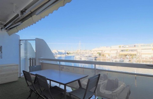 Le Grau-Du-Roi Apartment | SUPERB air-conditioned MARINA, sleeps 6 with parking!