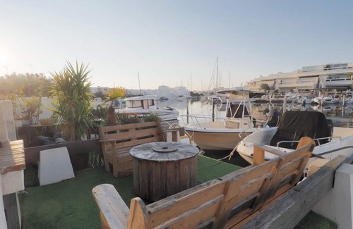 Le Grau-Du-Roi Apartment | SUPERB air-conditioned MARINA, sleeps 6 with parking!