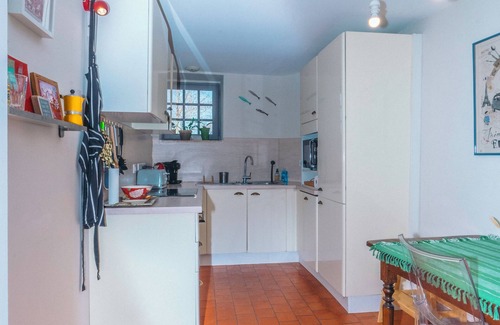 Laudun Apartment | Superb apartment in castle with swimming pool