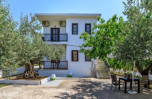 Stafylos Apartment | Superb apartment in Stafylos with balcony