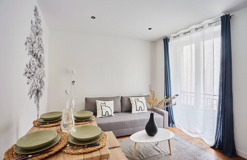 Paris City Center Apartment | Superb Apartment Louvre Museum 2 Bedrooms