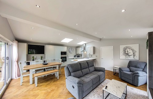 Laceby Ski Chalet | Superb bespoke lodge with two bedrooms sleeping up to four people.