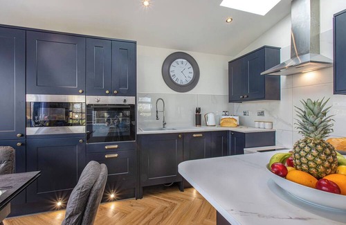 Laceby Ski Chalet | Superb bespoke lodge with four bedrooms sleeping up to ten people.