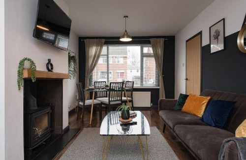 Beverley House | Superb Beverley 3 Bedroom House with Private Parking and Garden - The Nicholson