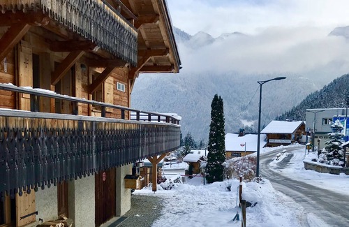 Saint-Jean-dʼAulps Ski Chalet | Superb chalet: 50m to ski lift. 6 large bedrooms, sleeps 12, sauna & steam rooms