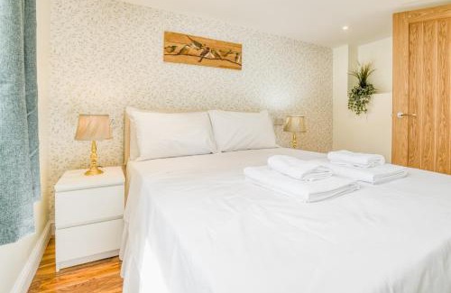 Lincoln Apartment | Superb City Center 2 Bed Apartment Free Wifi