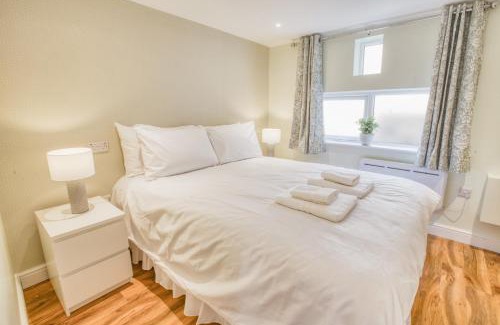 Lincoln Apartment | Superb City Center 2 Bed Apartment Free Wifi