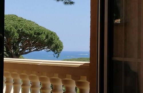 Sainte-Maxime Villa | Superb! 🤩CLIM sea view, Hills Beach1 km 🏖Balneo bath🤗Massage table ZEN😁