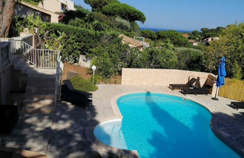 Sainte-Maxime Villa | Superb! 🤩CLIM sea view, Hills Beach1 km 🏖Balneo bath🤗Massage table ZEN😁