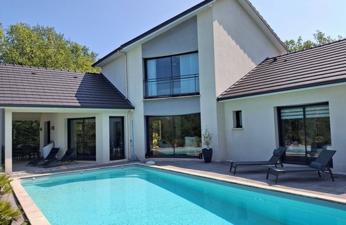 Chasteaux House | Superb contemporary villa 160m2 swimming pool, 2000m from the lake of Causse.en Correze