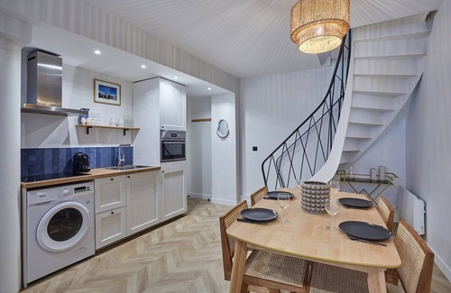 Quartier du Mail Apartment | Superb Duplex Apartment Center of Paris