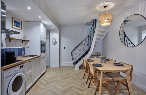 Quartier du Mail Apartment | Superb Duplex Apartment Center of Paris