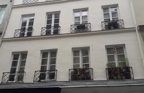 Saint-Germain-l'Auxerrois Apartment | SUPERB JUNIOR SUITE NEAR MUSEE D'ORSAY
