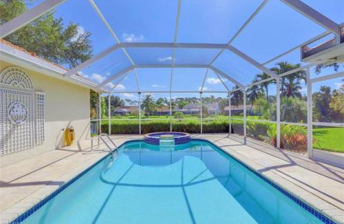 Central Naples Villa | SUPERB LAKESIDE VILLA WITH PRIVATE POOL NAPLES