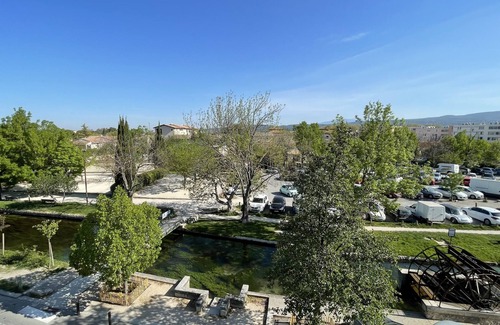 L'Isle-sur-la-Sorgue Apartment | Superb Loft Overlooking The River Sorgue - Centrally Located In Isle Town - A/C