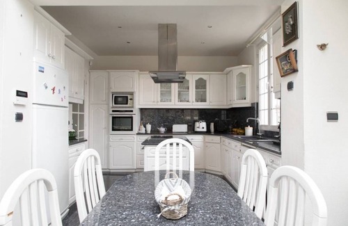 Neuilly-Plaisance House | Superb mansion house in millstone