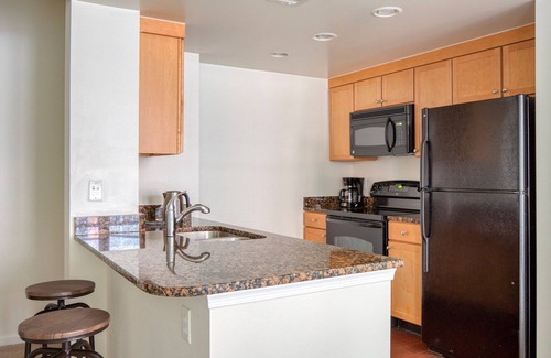 Navy Yard Apartment | Superb Navy Yard 1BR w/Rooftop Pool, nr Nightlife, by Blueground