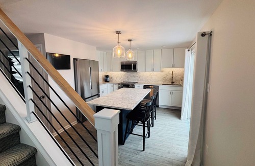 Stone Harbor House | Superb New Renovation 4Bd 2.5 Bth, Stone Harbor 1.5 block Beach-pets considered