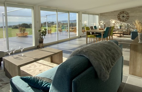 Poulgoazec Villa | Superb oceanfront villa