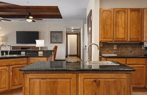 Florida Central Atlantic Coast Resort | Superb Orlando Presidential Suite with balcony, pool, arcade, putt putt golf