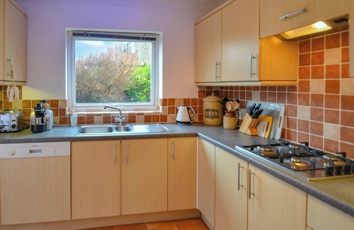 Rustington Cottage | Superb pet-friendly sea view holiday cottage on the Sussex coast.