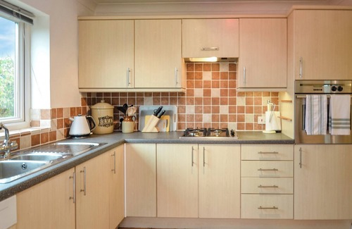Rustington Cottage | Superb pet-friendly sea view holiday cottage on the Sussex coast.
